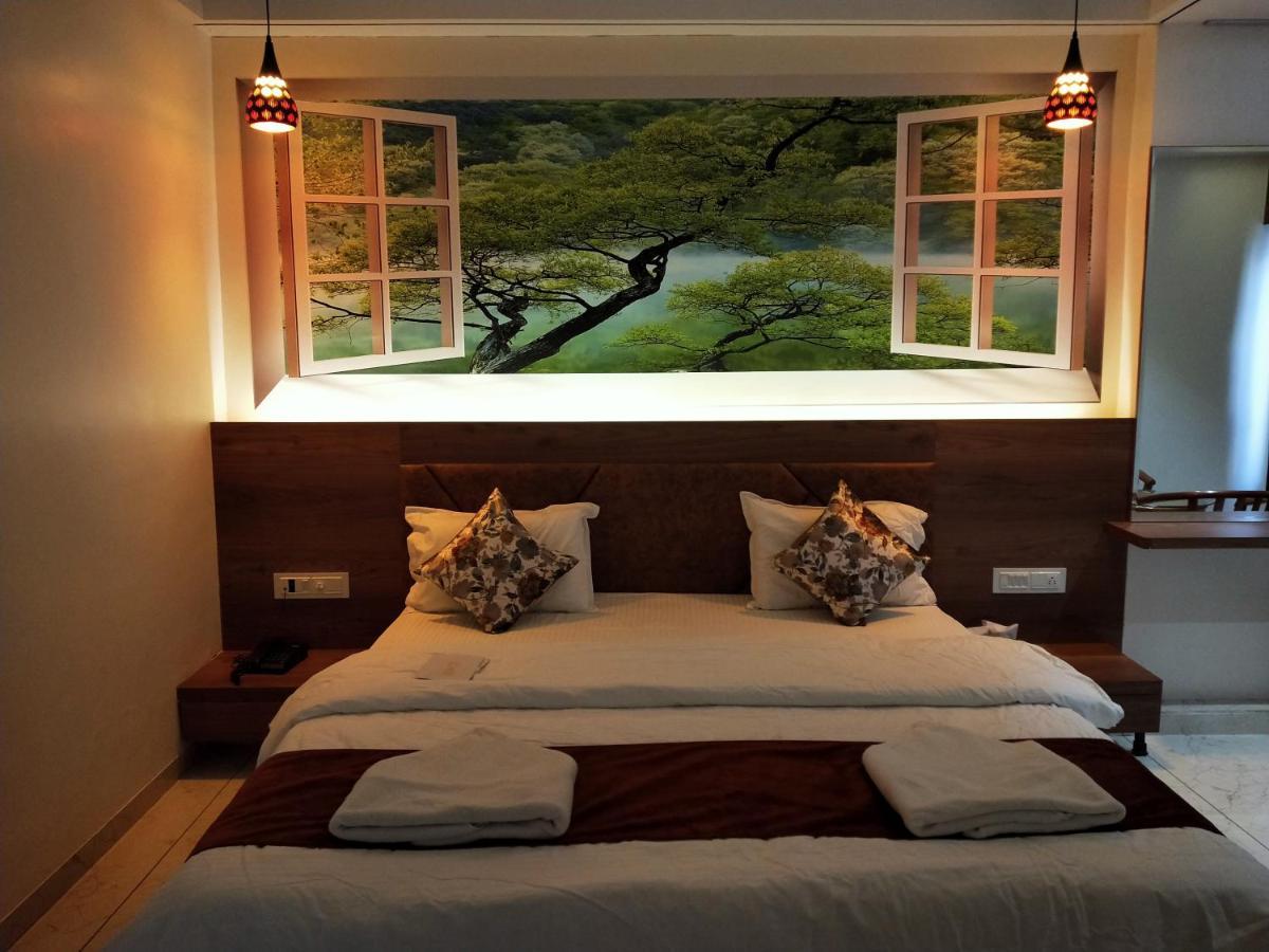 Hotel The Grand Piano - Best Business Hotel In Patan Экстерьер фото