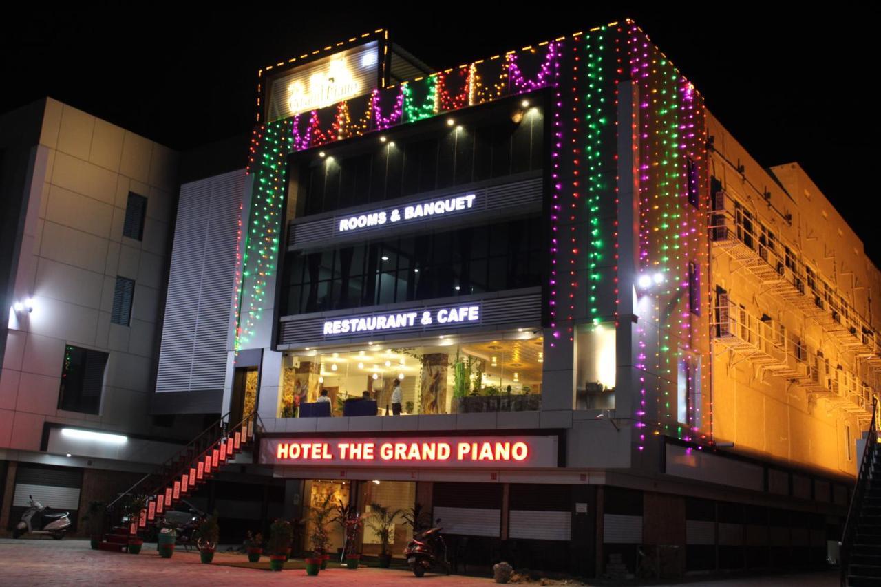 Hotel The Grand Piano - Best Business Hotel In Patan Экстерьер фото