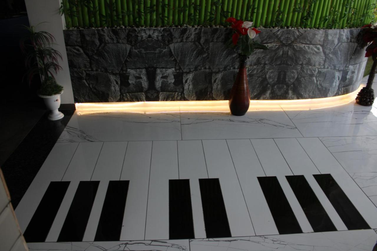 Hotel The Grand Piano - Best Business Hotel In Patan Экстерьер фото