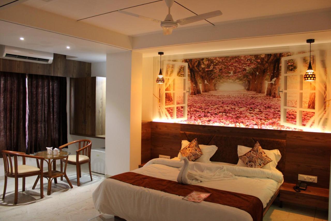 Hotel The Grand Piano - Best Business Hotel In Patan Экстерьер фото