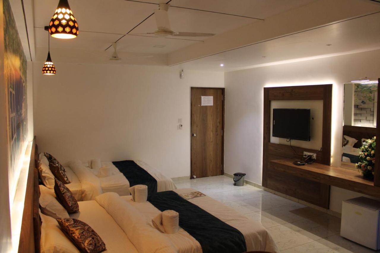 Hotel The Grand Piano - Best Business Hotel In Patan Экстерьер фото