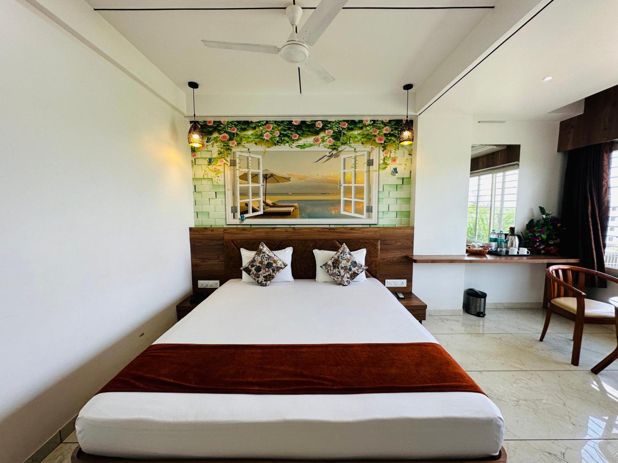 Hotel The Grand Piano - Best Business Hotel In Patan Экстерьер фото