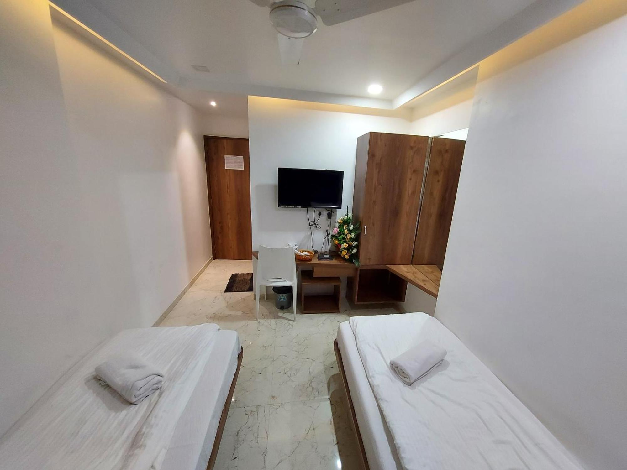 Hotel The Grand Piano - Best Business Hotel In Patan Экстерьер фото