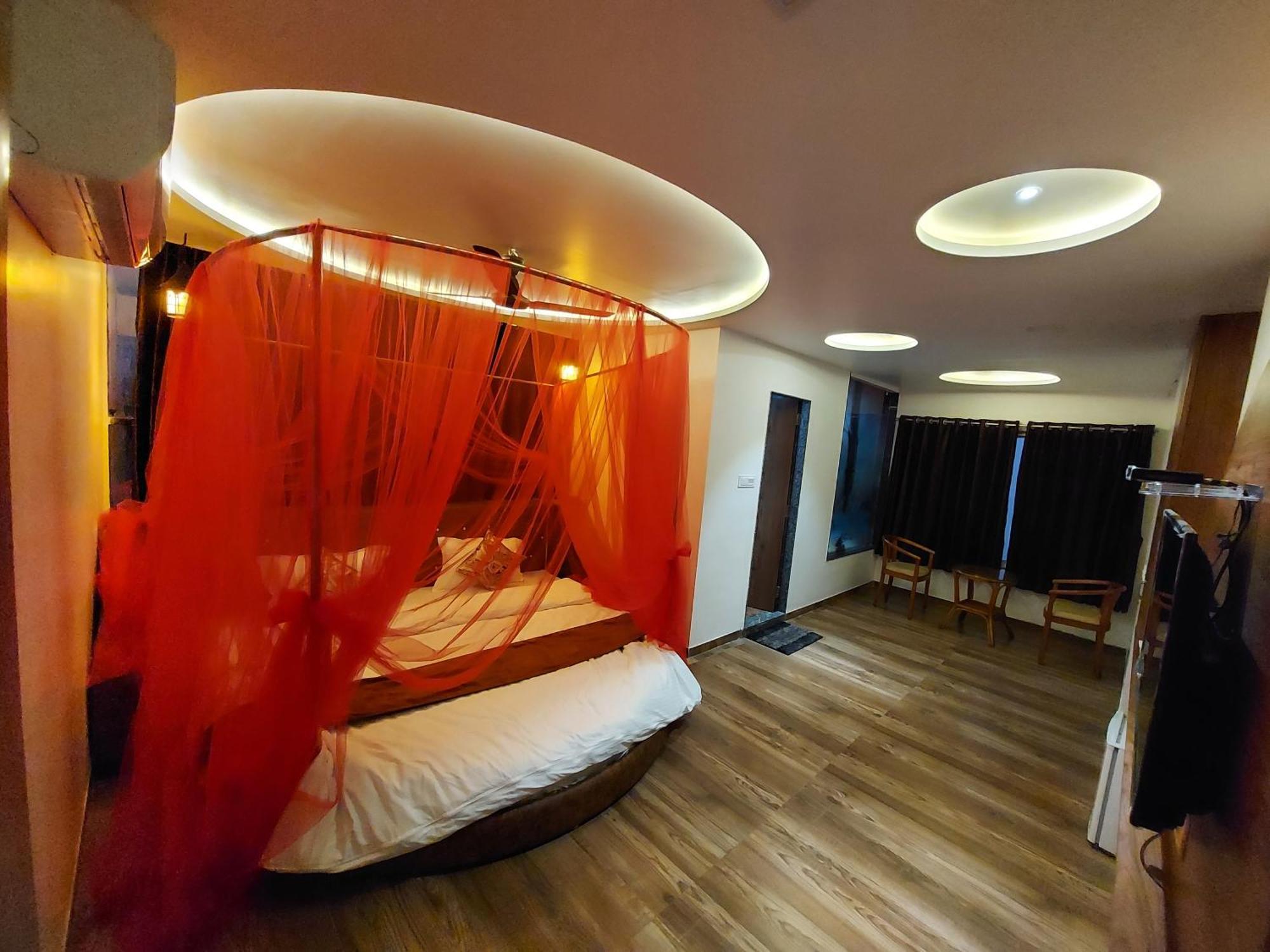 Hotel The Grand Piano - Best Business Hotel In Patan Экстерьер фото